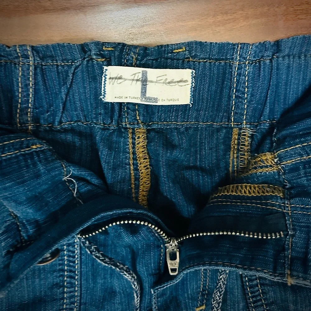 We The Free Women’s Angelo Tie Waist Jeans in Pure Water Size L Boho Free People - Picture 3 of 6